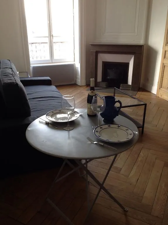 Cocon Au Pied De La Croix Rousse Apartment Lyon France
